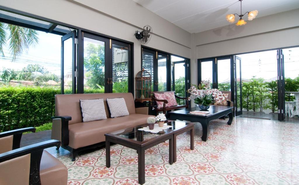 Ploen Pattaya Residence By Tolani Экстерьер фото